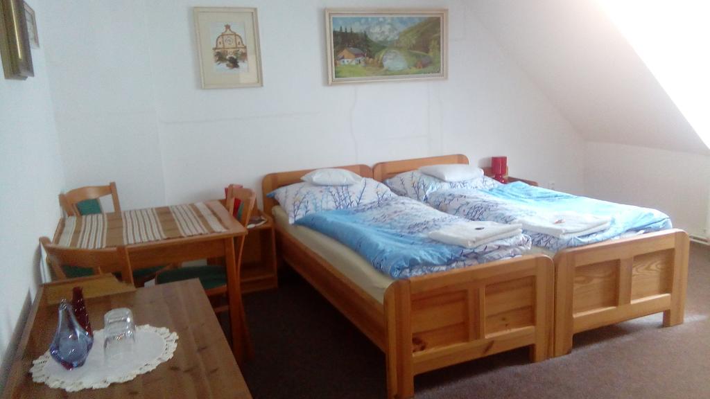 Penzion Edelstejn Petrovice  Bagian luar foto