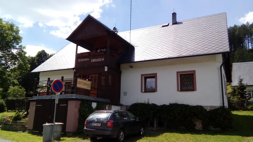 Penzion Edelstejn Petrovice  Bagian luar foto